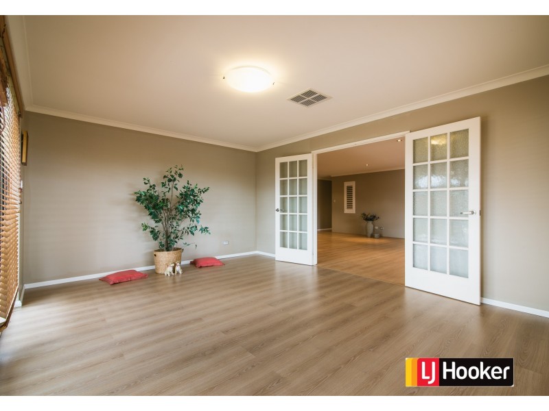 15 Jonah Way, Canning Vale WA 6155