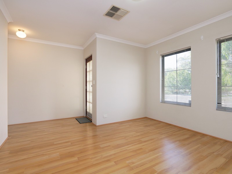 2 Manuel Crescent, Redcliffe WA 6104