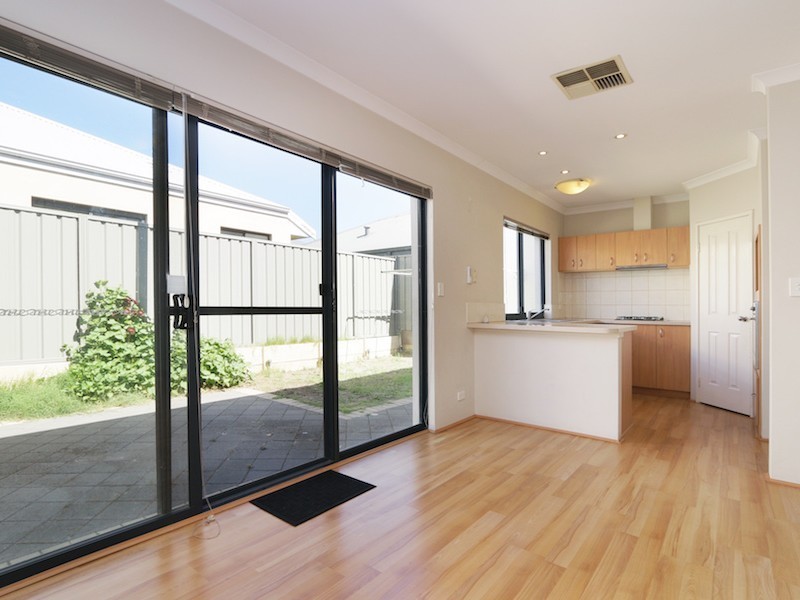 2 Manuel Crescent, Redcliffe WA 6104