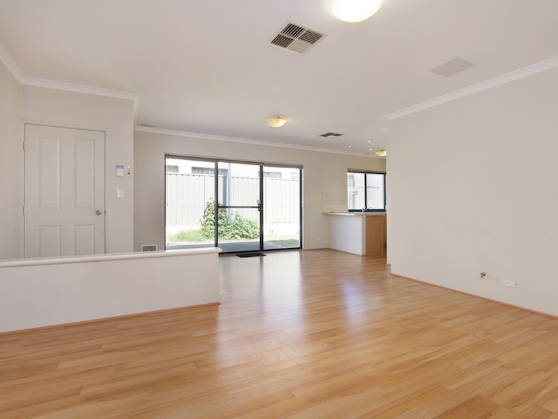 2 Manuel Crescent, Redcliffe WA 6104