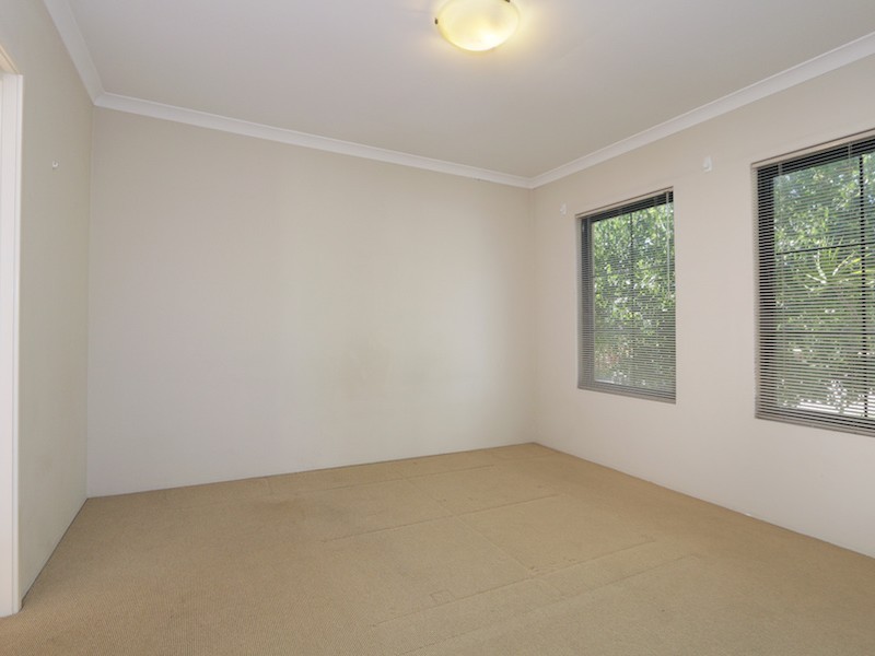 2 Manuel Crescent, Redcliffe WA 6104