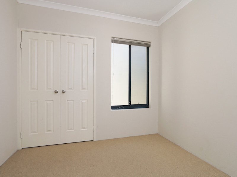 2 Manuel Crescent, Redcliffe WA 6104