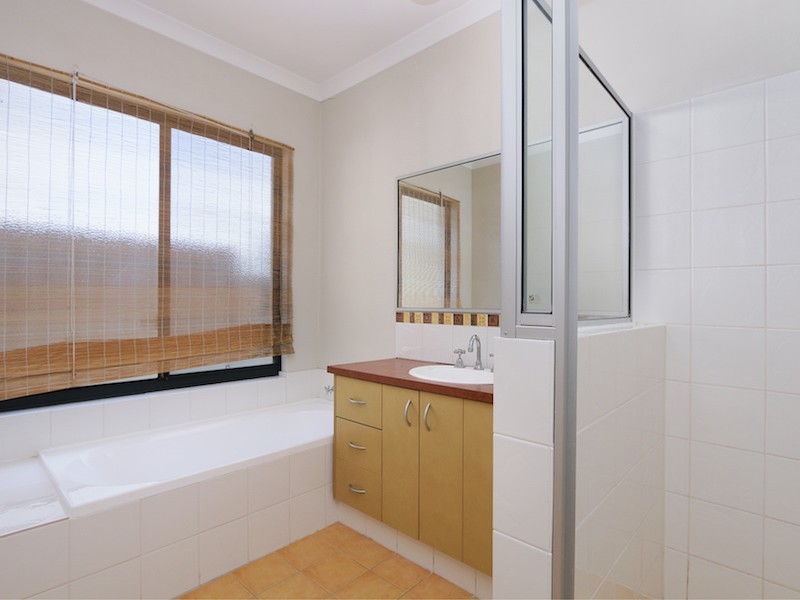 2 Manuel Crescent, Redcliffe WA 6104