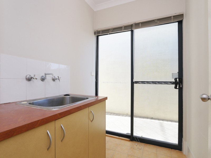 2 Manuel Crescent, Redcliffe WA 6104