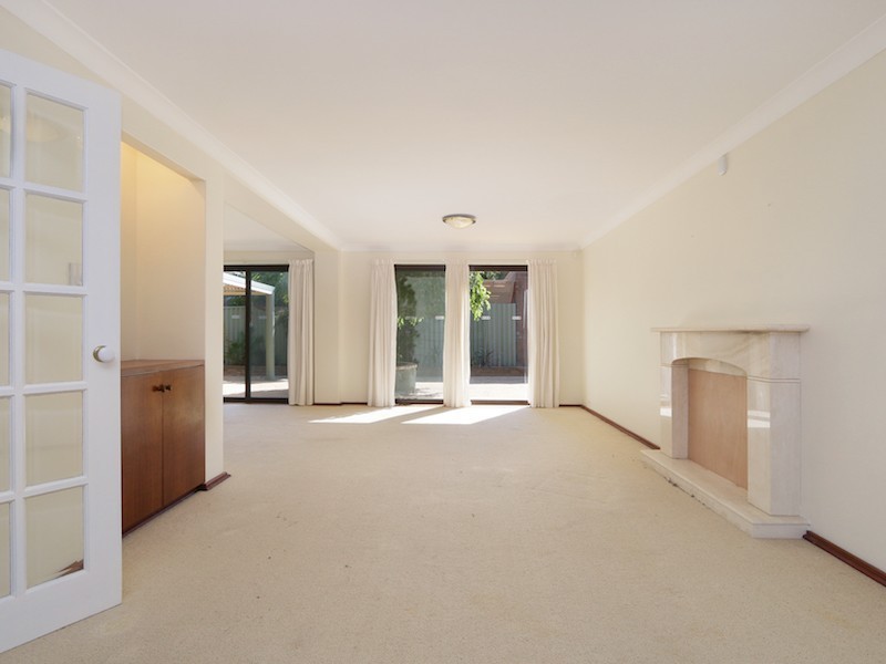 25 Pinewood Avenue, Kardinya WA 6163