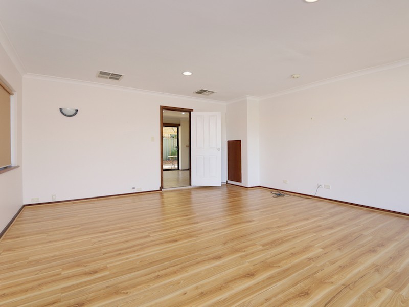 25 Pinewood Avenue, Kardinya WA 6163