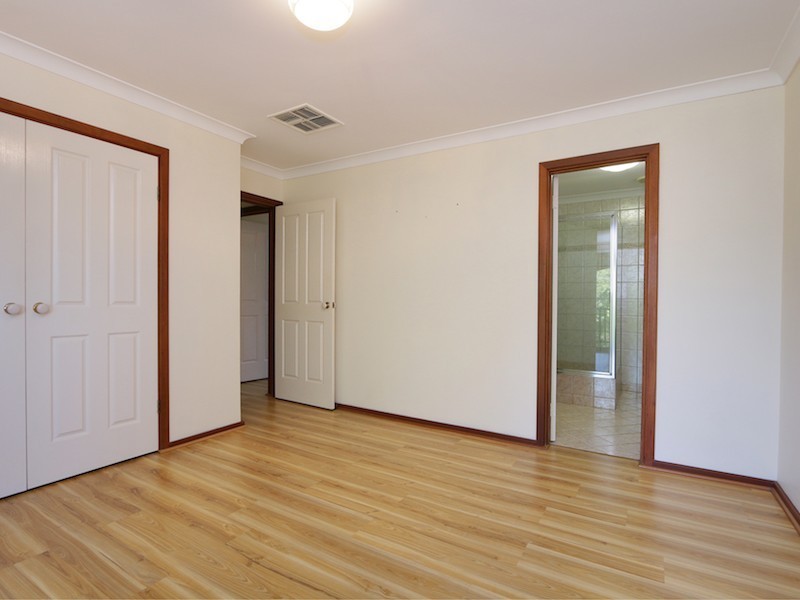 25 Pinewood Avenue, Kardinya WA 6163