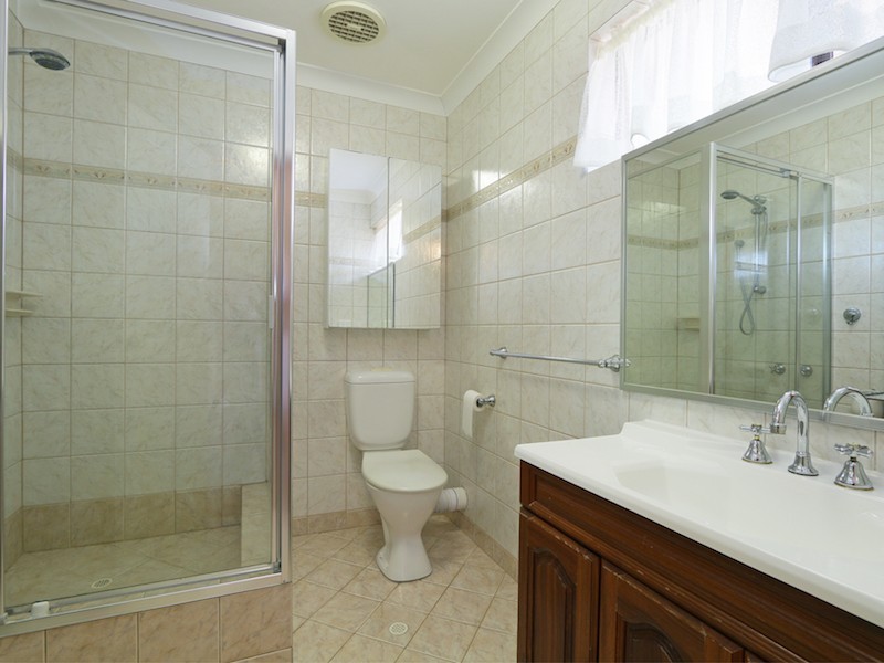 25 Pinewood Avenue, Kardinya WA 6163