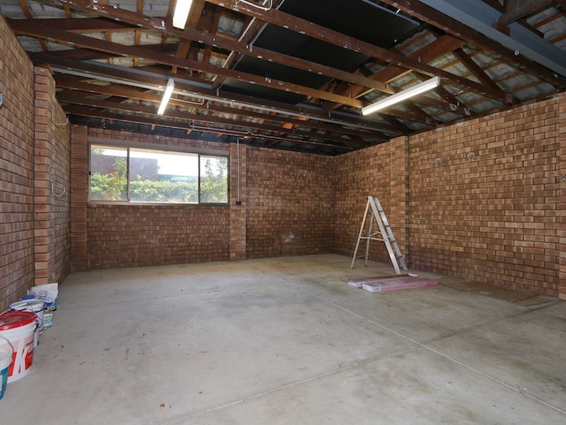 25 Pinewood Avenue, Kardinya WA 6163