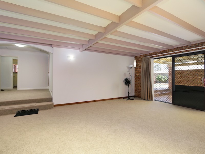 16 Manton Court, Hamersley WA 6022