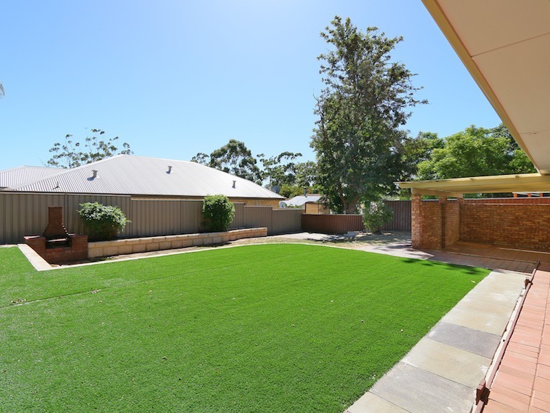 16 Manton Court, Hamersley WA 6022