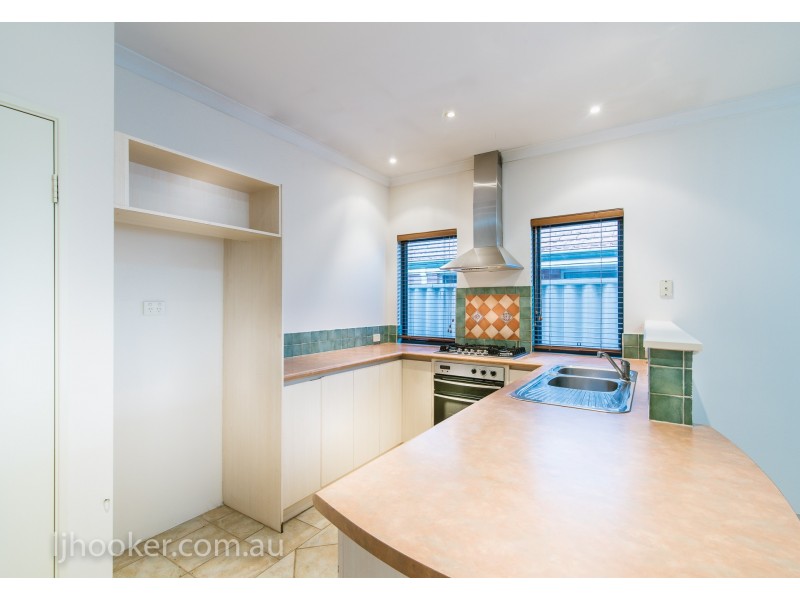 33 Stephen Street, Queens Park WA 6107