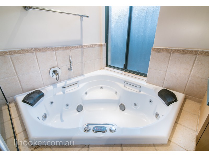 33 Stephen Street, Queens Park WA 6107