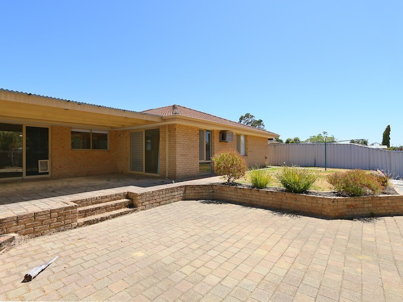 17 Benelli Place, Alexander Heights WA 6064