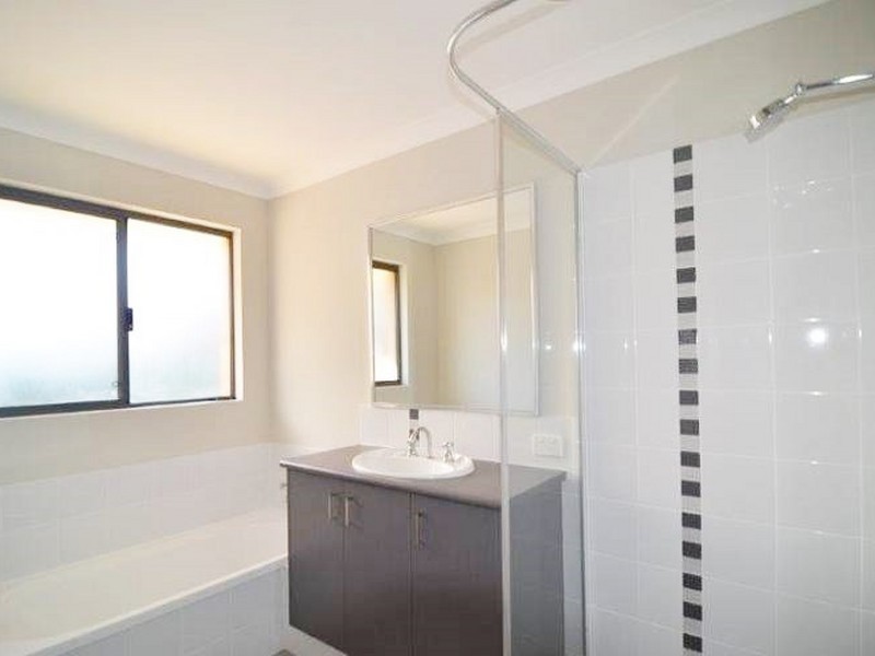 211A Wharf Street, Queens Park WA 6107