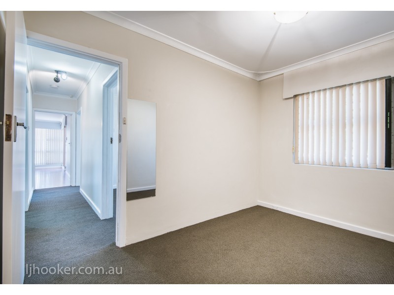 98 Station Street, East Cannington WA 6107