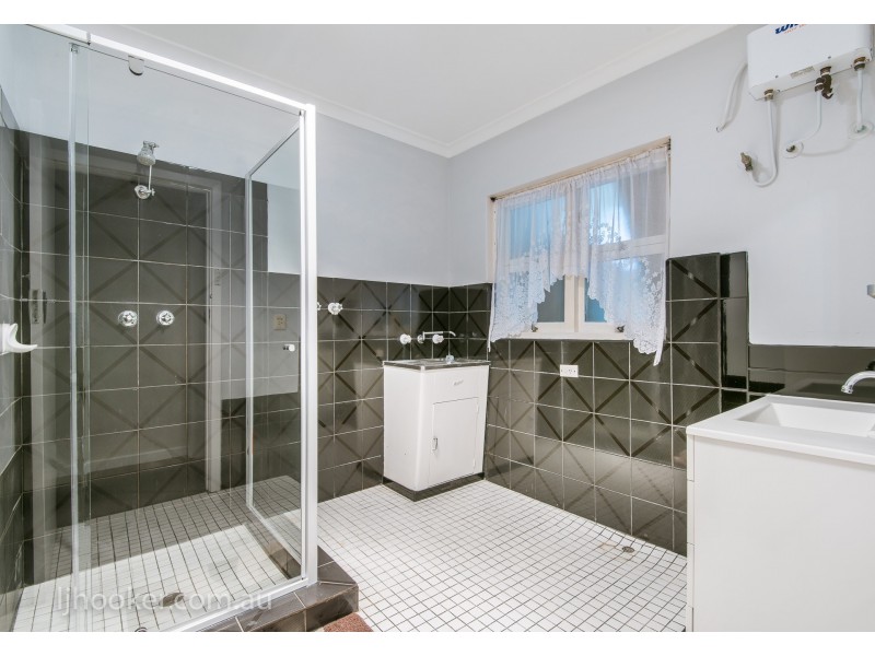 98 Station Street, East Cannington WA 6107