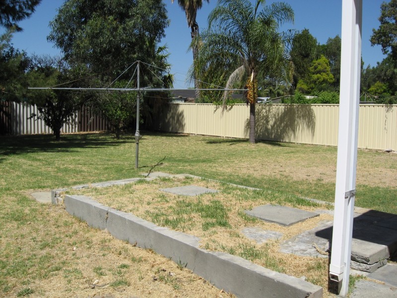 6 Romney Street, Beckenham WA 6107