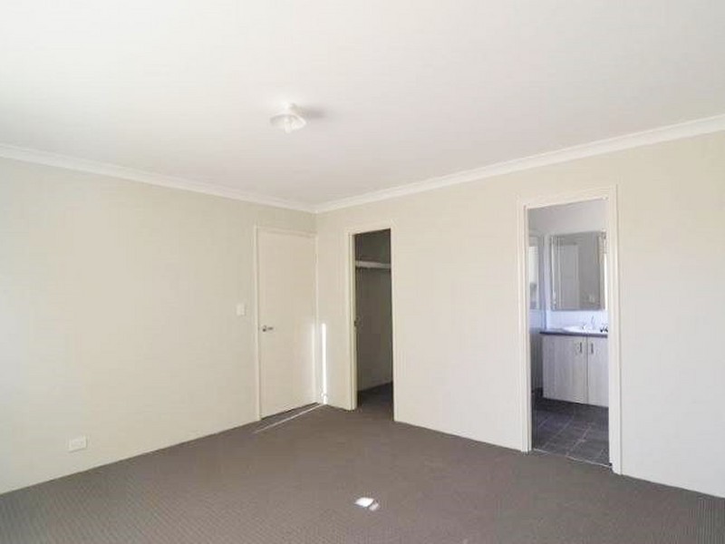 211A Wharf Street, Queens Park WA 6107