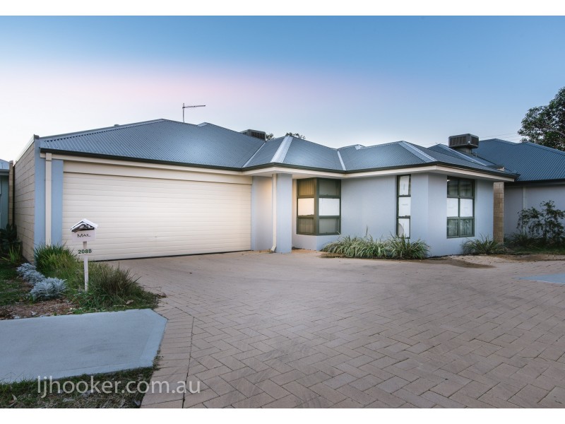 208B Hamilton Street, Queens Park WA 6107