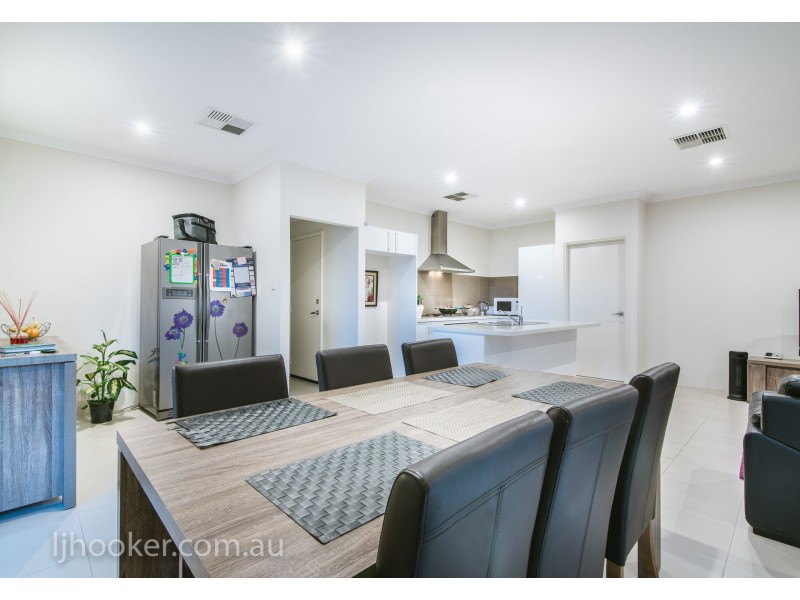 208B Hamilton Street, Queens Park WA 6107