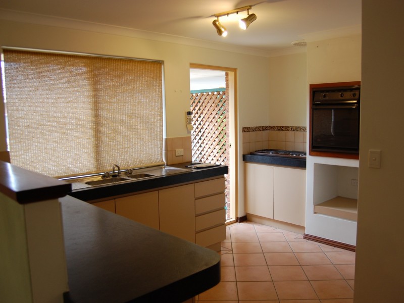 22 Larkspur Place, Thornlie WA 6108