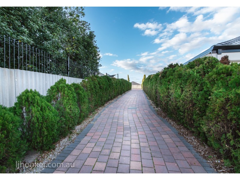 22D Stephen Street, Queens Park WA 6107