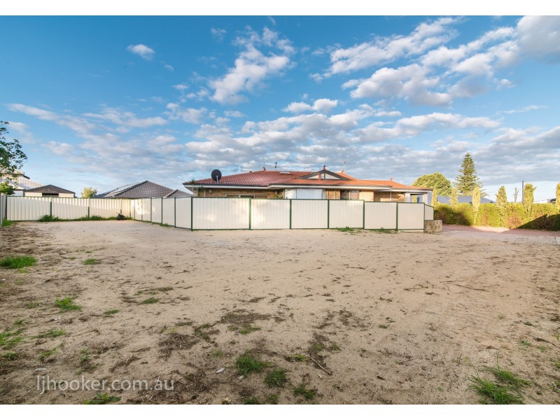 22D Stephen Street, Queens Park WA 6107