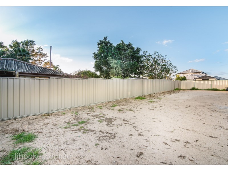 22D Stephen Street, Queens Park WA 6107