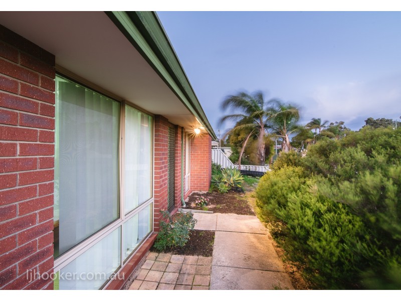5 Firetail Court, Seville Grove WA 6112
