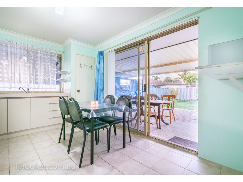 5 Firetail Court, Seville Grove WA 6112
