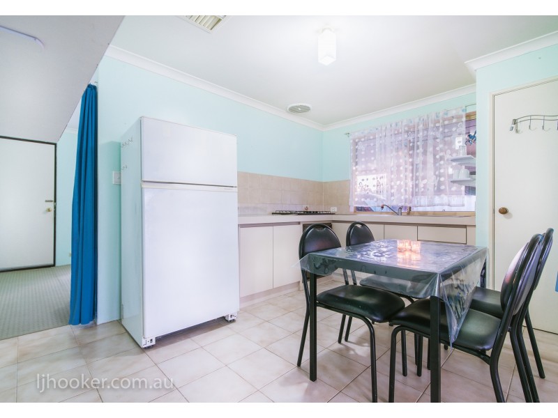 5 Firetail Court, Seville Grove WA 6112