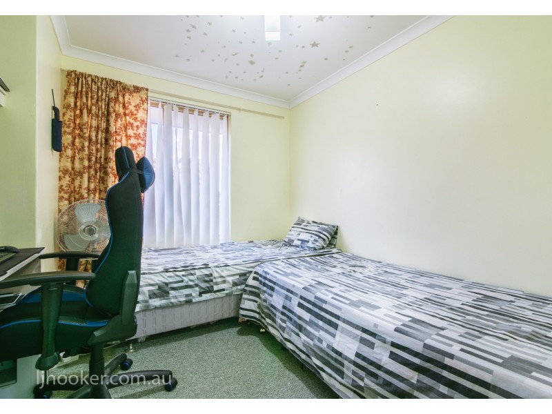 5 Firetail Court, Seville Grove WA 6112