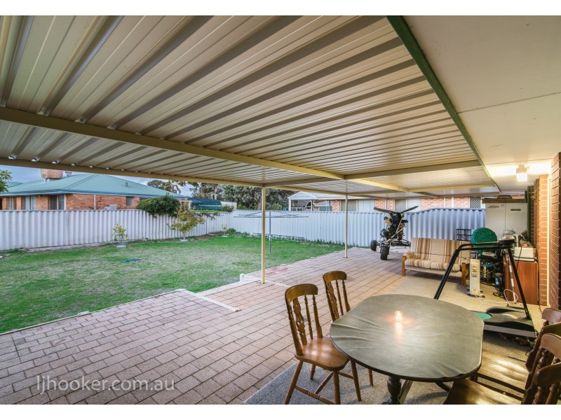 5 Firetail Court, Seville Grove WA 6112