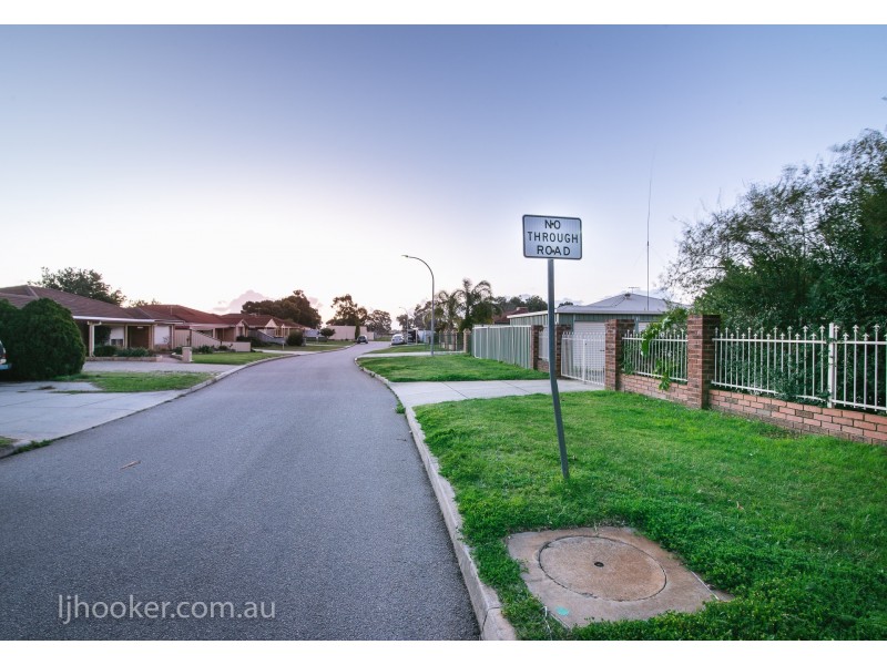 5 Firetail Court, Seville Grove WA 6112