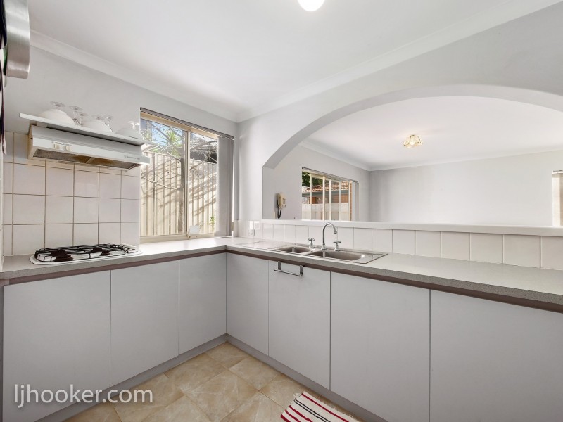 4/3 Fogerthorpe Crescent, Maylands WA 6051
