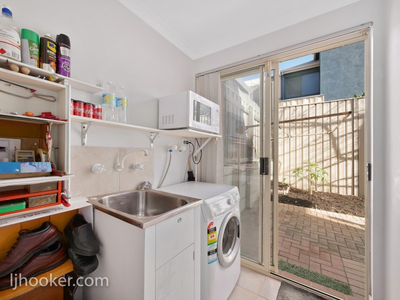 4/3 Fogerthorpe Crescent, Maylands WA 6051
