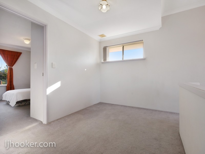4/3 Fogerthorpe Crescent, Maylands WA 6051