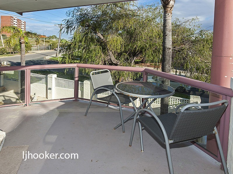 4/20 Egham Road, Burswood WA 6100