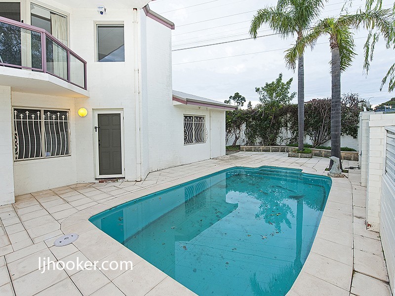 4/20 Egham Road, Burswood WA 6100