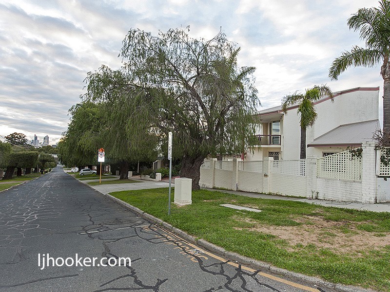 4/20 Egham Road, Burswood WA 6100