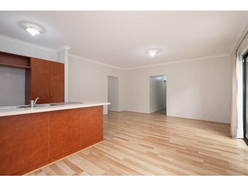 85A Walpole Street, St James WA 6102