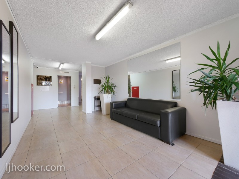 37/40 Pollard Street, Glendalough WA 6016