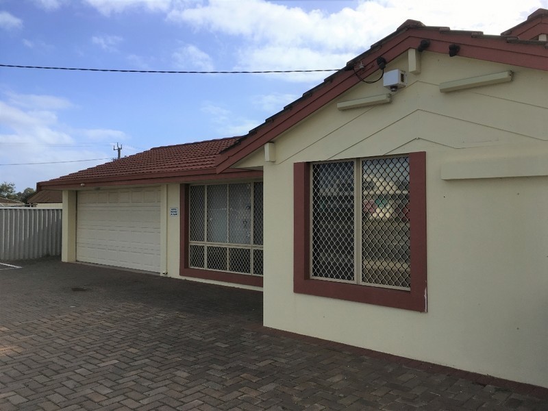8 Grange Drive, Cooloongup WA 6168