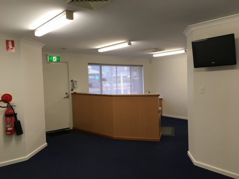 8 Grange Drive, Cooloongup WA 6168