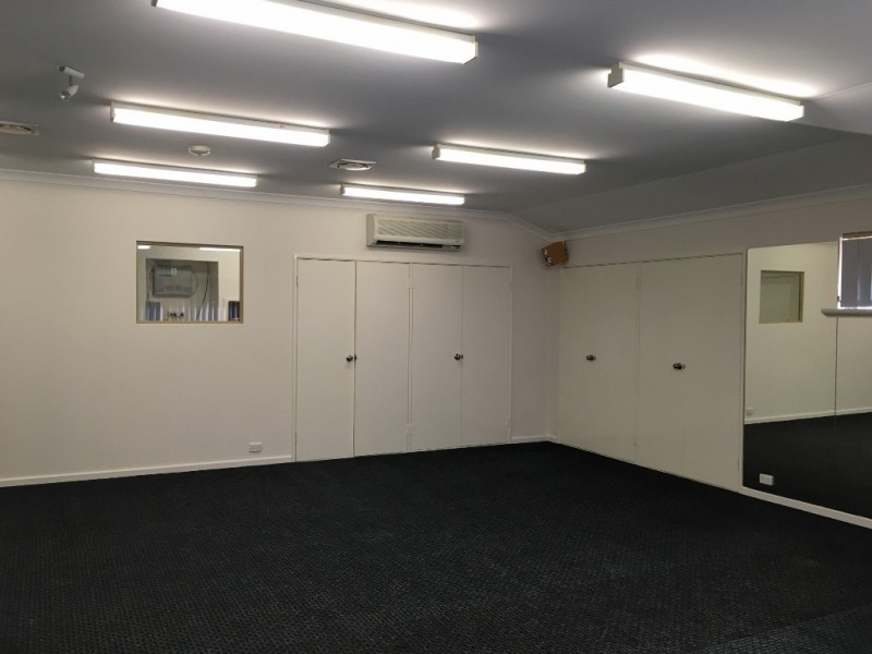 8 Grange Drive, Cooloongup WA 6168