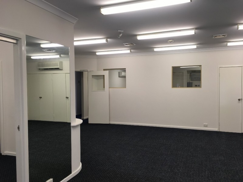 8 Grange Drive, Cooloongup WA 6168
