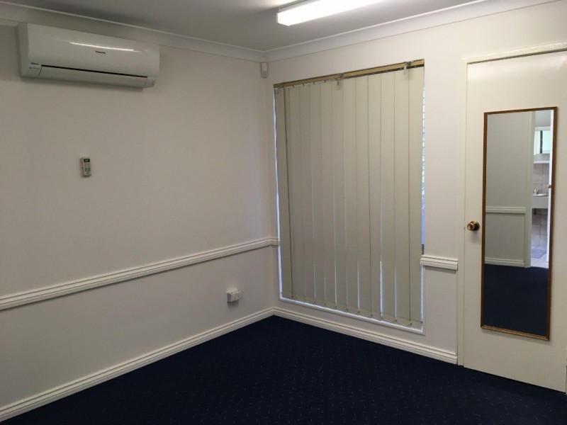 8 Grange Drive, Cooloongup WA 6168