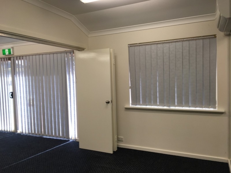 8 Grange Drive, Cooloongup WA 6168