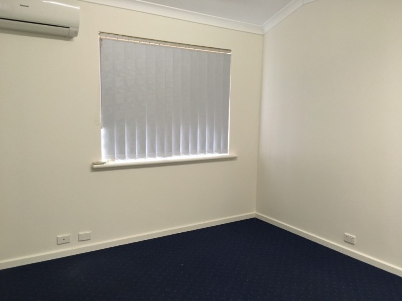 8 Grange Drive, Cooloongup WA 6168